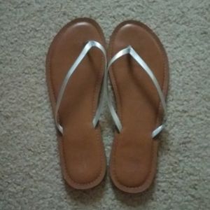 Mossimo flip flops